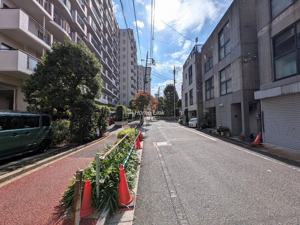 モアクレスト西台　北側 前面道路